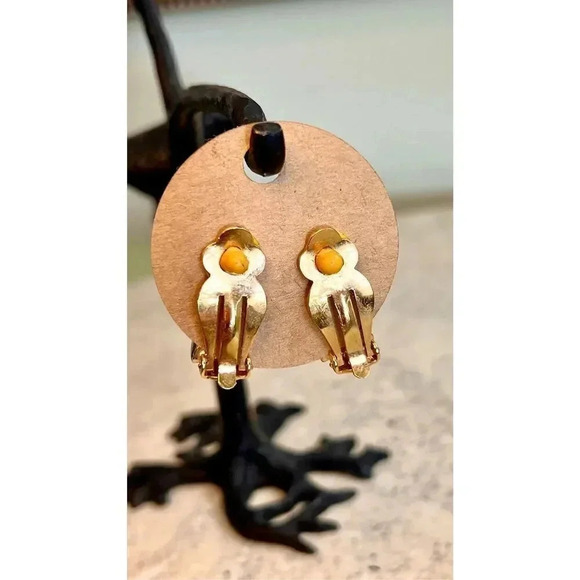 Womens Gold Vintage Round Braided Clip-On Earrings - Picture 3 of 7